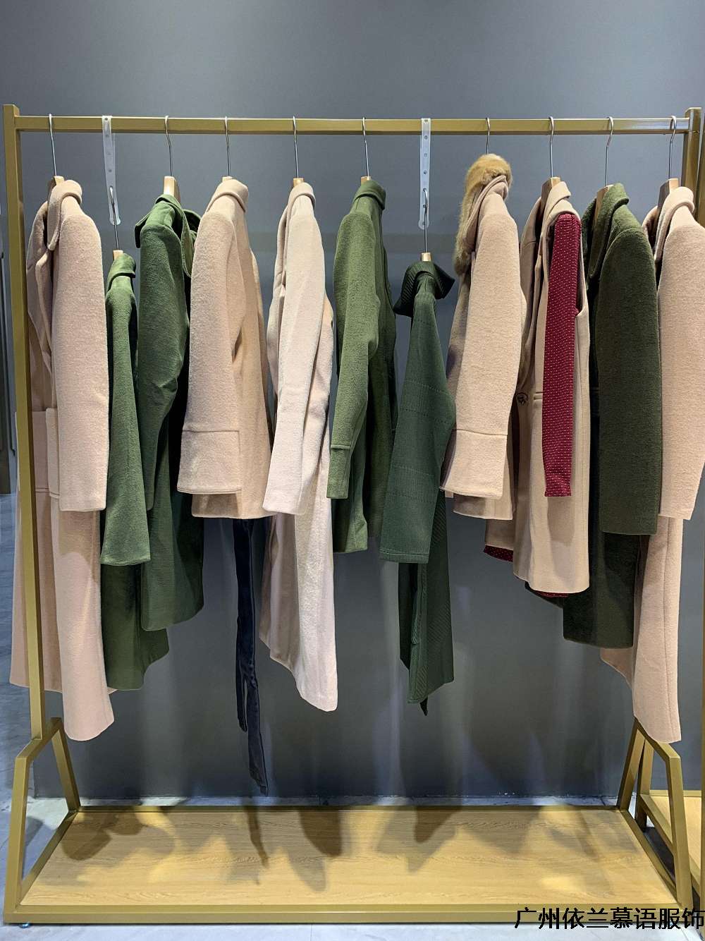 茜蒙诗2019冬装399性价比超多大件品牌折扣女装货源尾货批发走份清仓