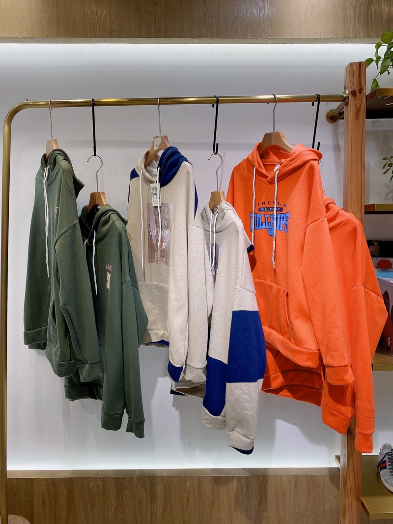 初见_产品详情_广州依兰慕语服饰