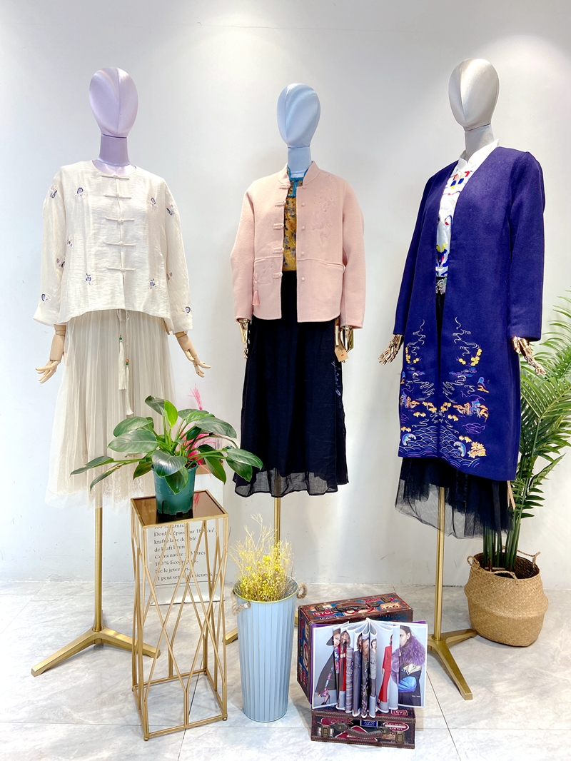 8%,连衣裙19.1%,上衣18.6%,裤子半裙19.1%香港"水墨生香shuo