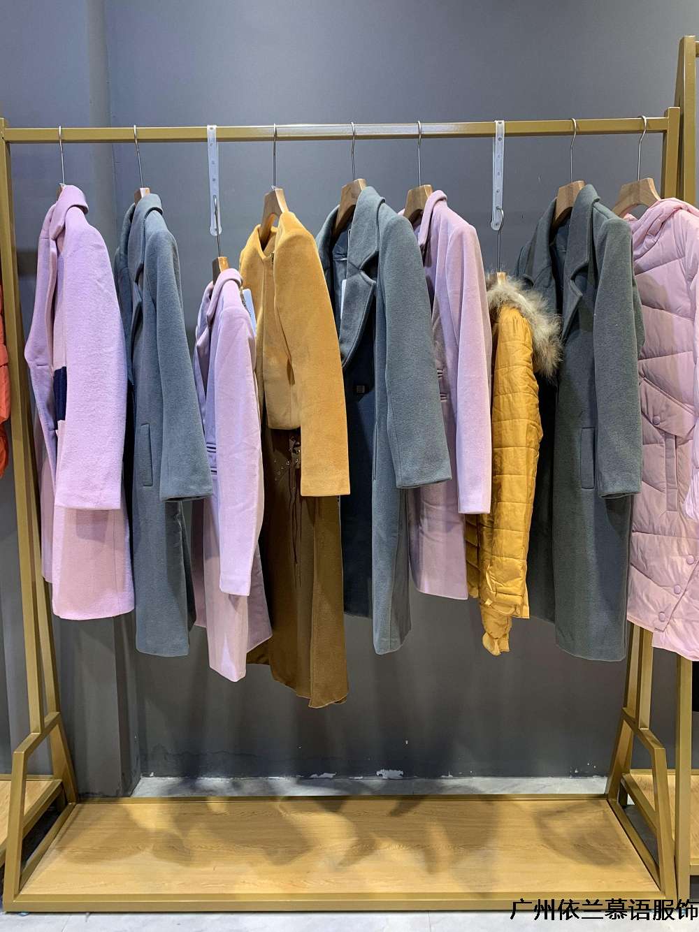 茜蒙诗2019冬装399性价比超多大件品牌折扣女装货源尾货批发走份清仓
