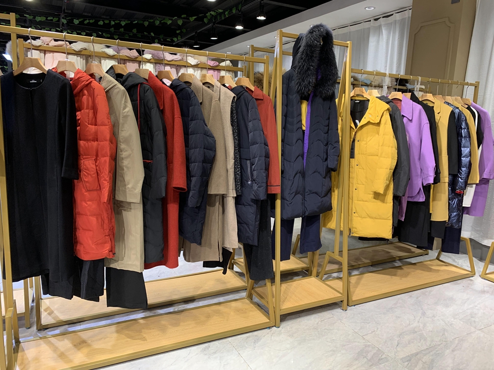 琢盈2019冬装北京一线大牌女装大件比例超多品牌折扣女装店货源尾货