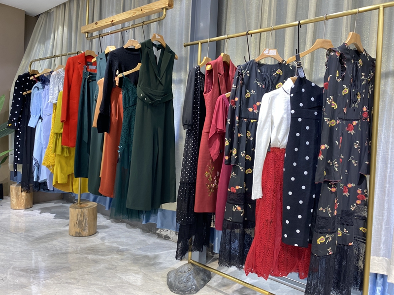 maxrieny玛克茜妮_产品详情_广州依兰慕语服饰